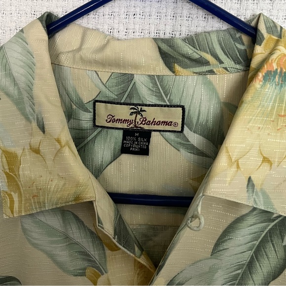 Tommy Bahama Floral Button Up - Picture 5 of 6